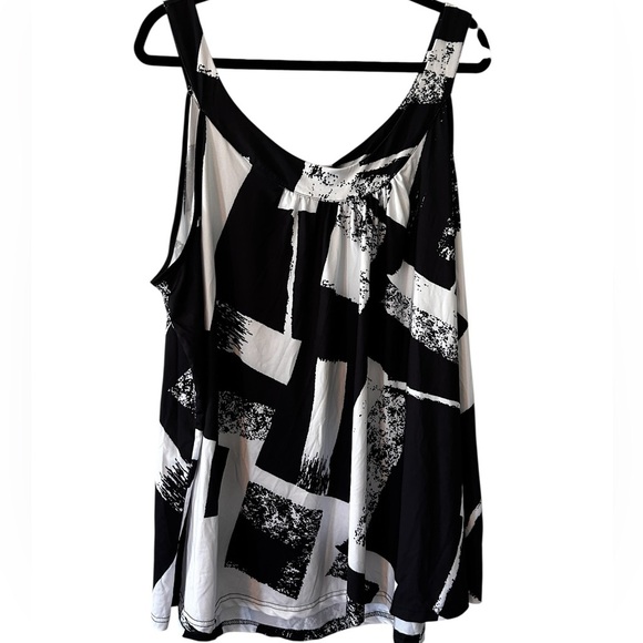 SHEIN Women’s Tank Top In Black & White Abstract Color Pattern Size 20W is NWOT. - Picture 3 of 10